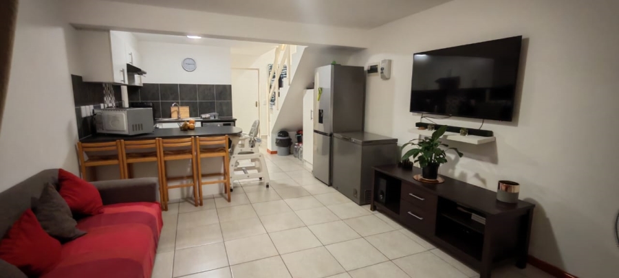 2 Bedroom Property for Sale in Stratford Green Western Cape